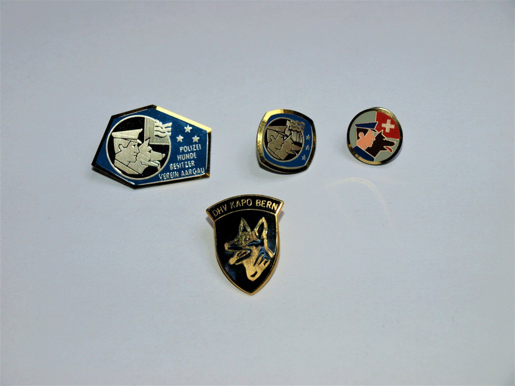 Placchette & Badge: 4 Pin Diensthundeführer – Usato da Unterkulm venduto da Poncho11