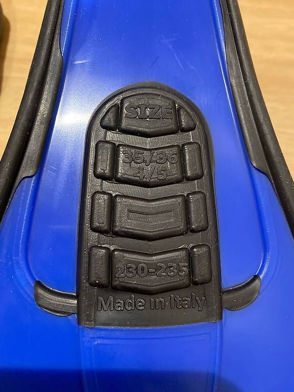 Flossen, Masken & Schnorchel: Schwimmflossen – Neu und originalverpackt aus Münsingen von sno_b8fw 1
