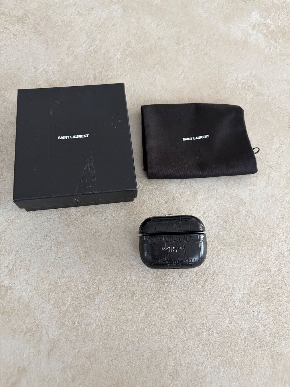 Apple Cover & Protezioni schermo: Saint Laurent AirPods Pro Leder Case Original – Usato da Lachen SZ venduto da dar_hjg9