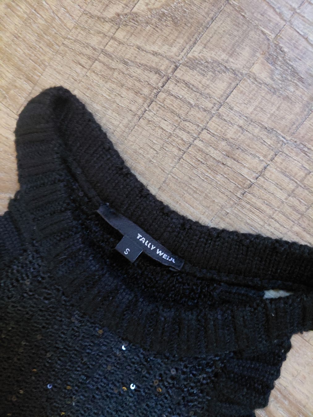 Pullover & Sweatshirts: Damen Pullover schwarz mit Pailletten Grösse S – Neu (gemäss Beschreibung) aus Balsthal von Leila_Luna 2