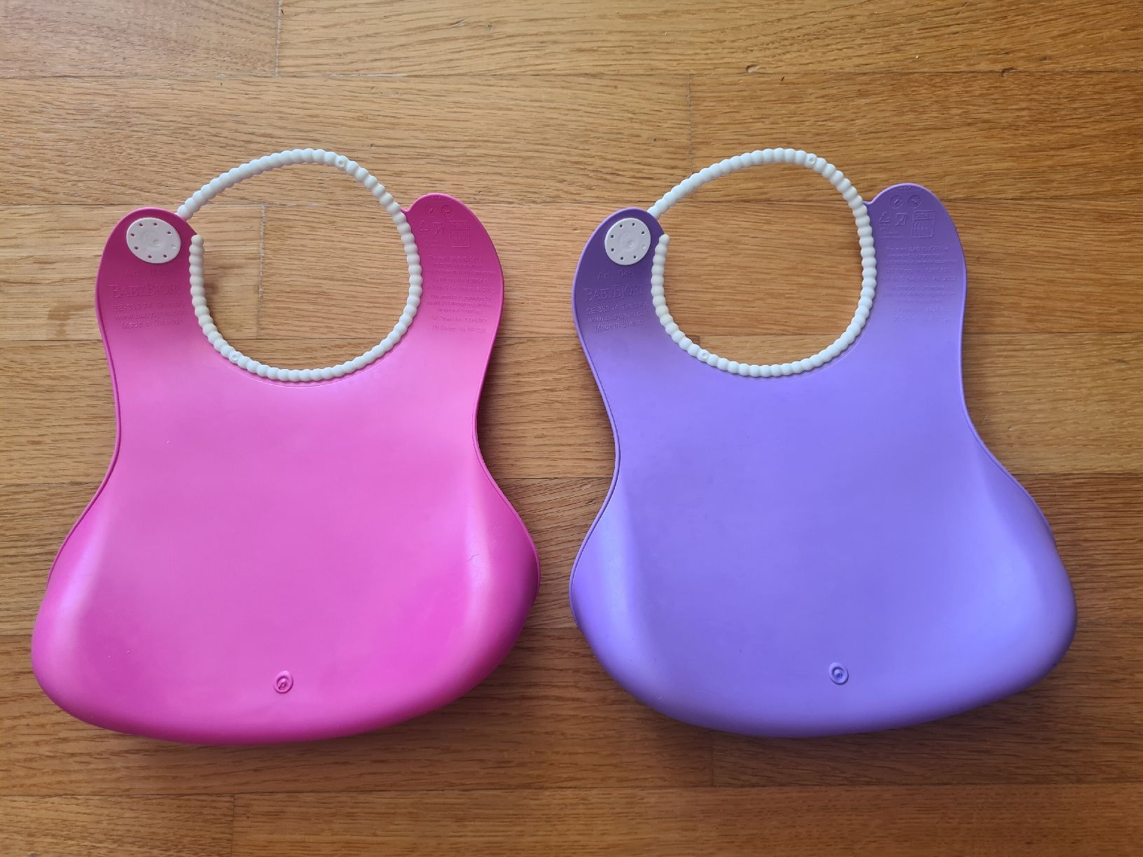 Babybjörn Pasti del neonato: 2 Lätzchen von Babybjorn – Usato da Zumikon venduto da daryona 1