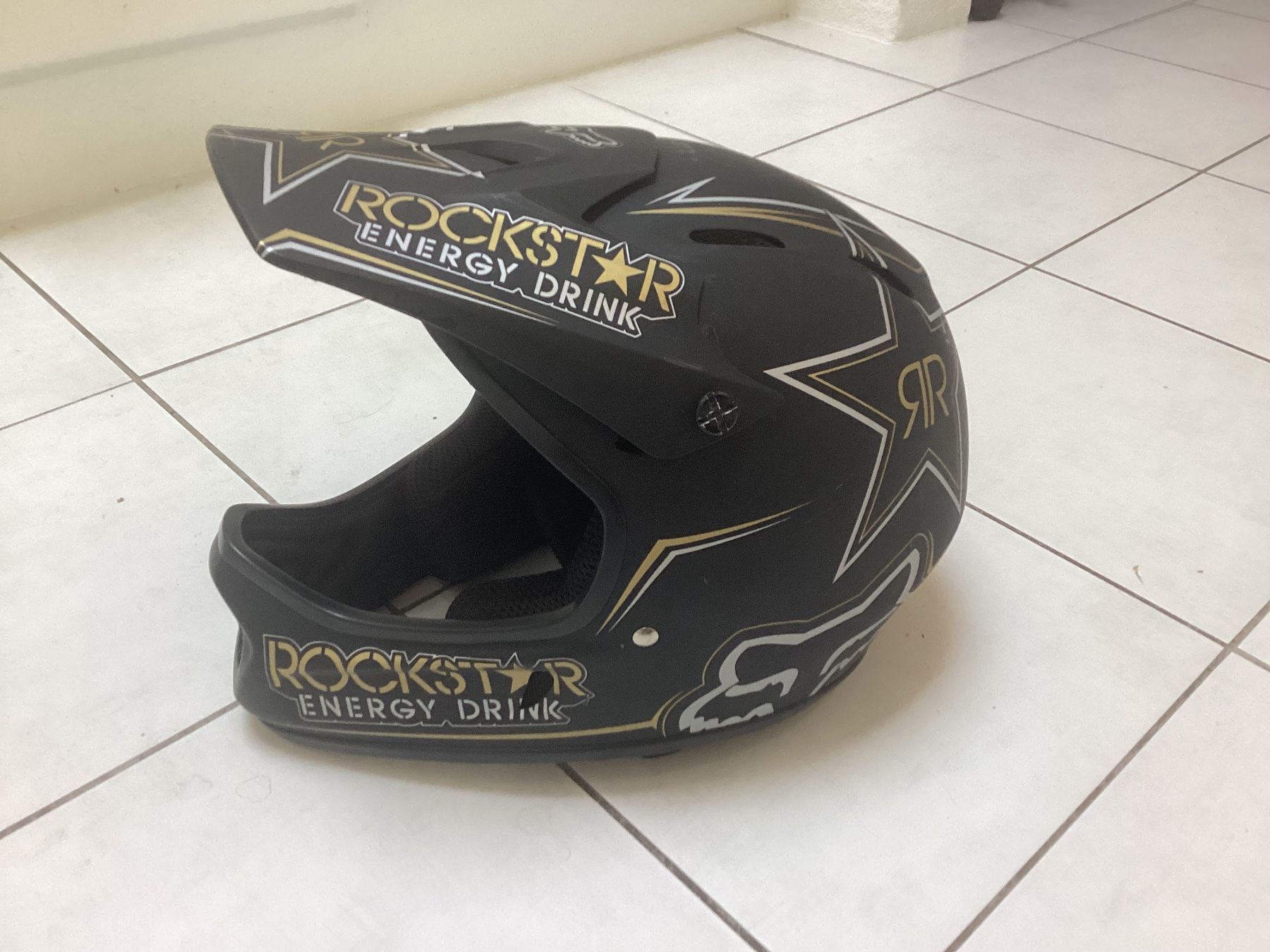 Caschi: Rockstar-Helm für Downhill, S – Usato da Zürich venduto da windbart