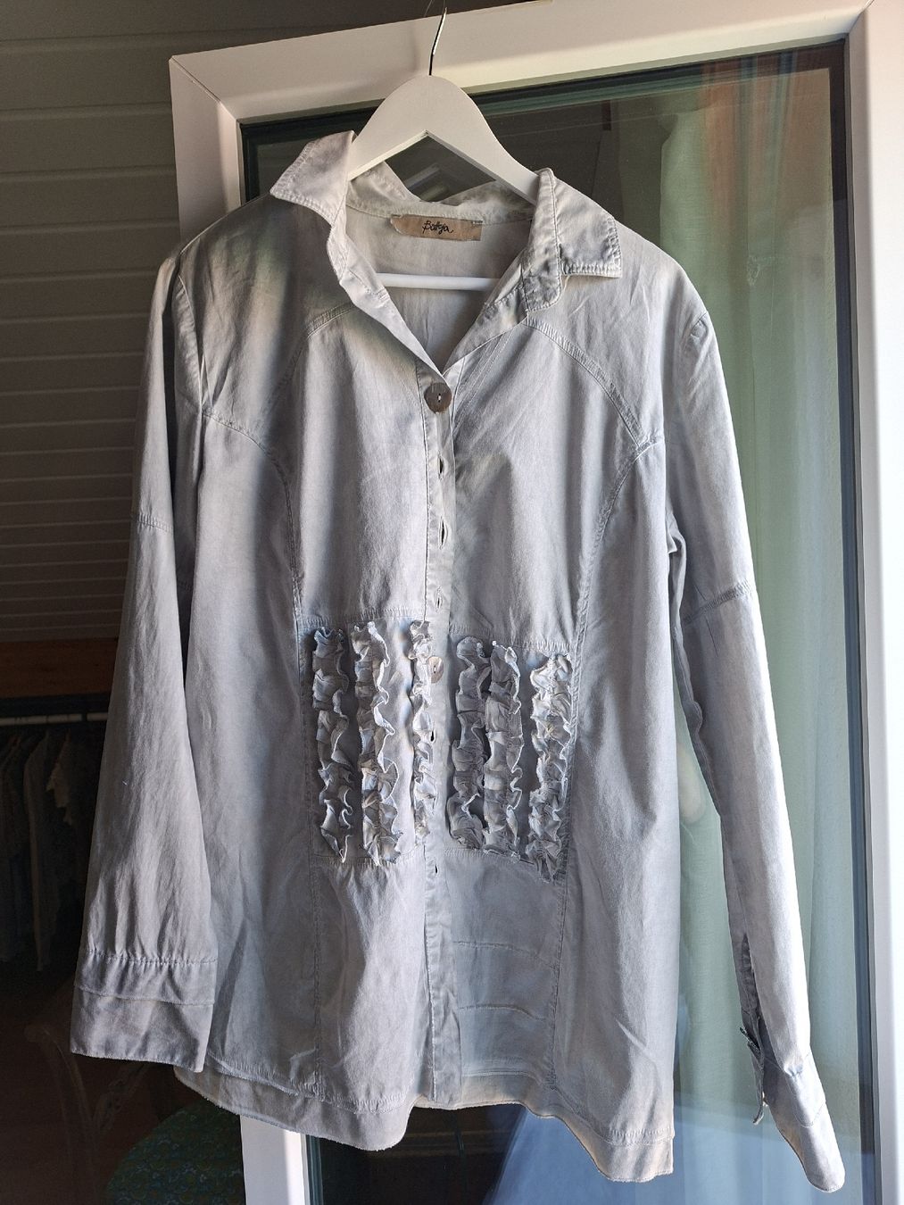 Blusen: Bottega Bluse Gr. 44/46 hellgrau – Gebraucht aus Remetschwil von littleredboots