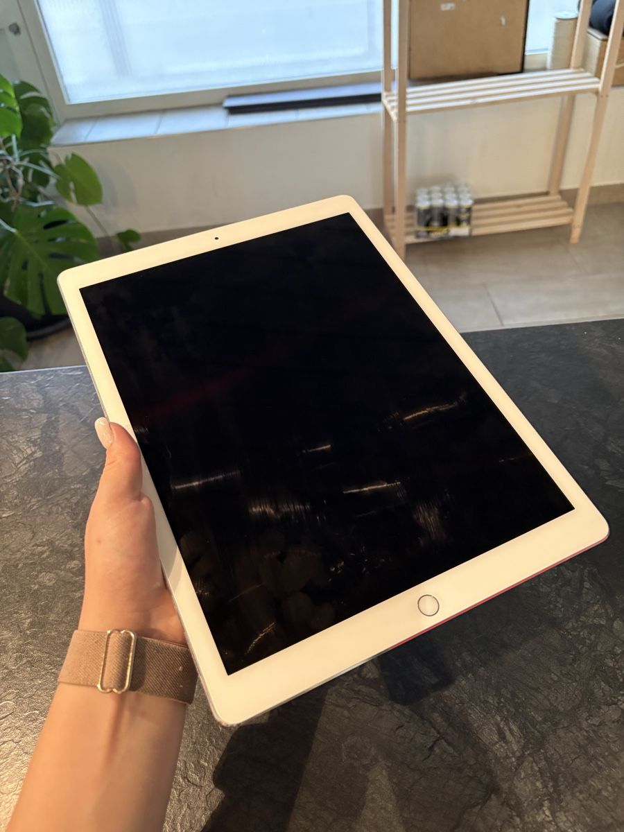 Apple Tablettes PC: iPad Pro 12.9 pouces 2e génération  – D'occasion à Chézard-St-Martin par M.C2501 1