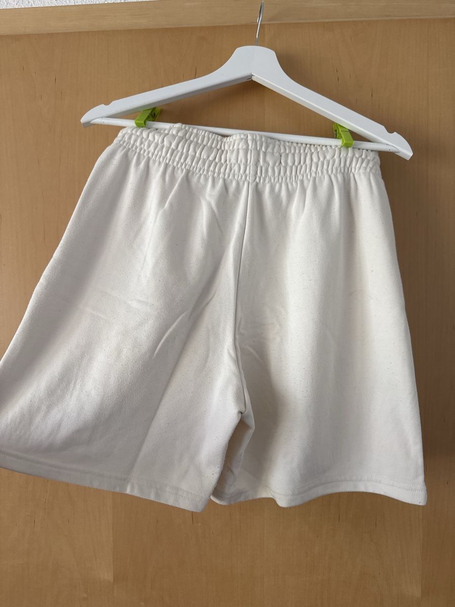Bershka Pantalons: Kurze Stoffhose Damen – D'occasion à Wilen (Sarnen) par aninaschwab 2