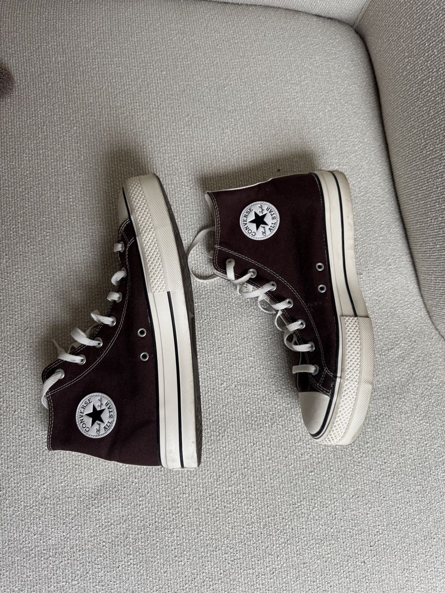 Converse Scarpe da uomo: Braune Converse Chucks – Usato da Winterthur venduto da Flomiverse
