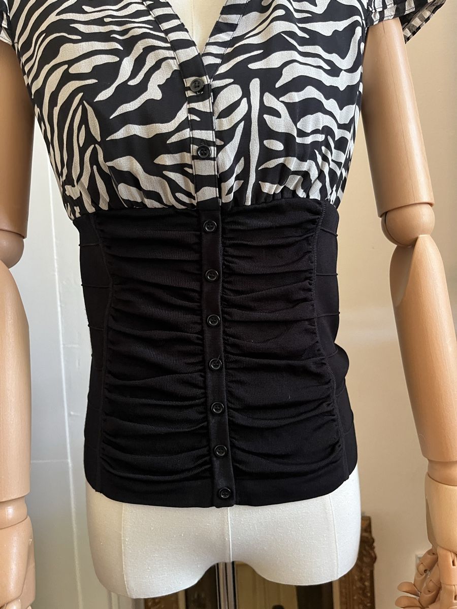 Camicette: Zebra Print Blouse With Black Ruched Front Size S – Usato da Zürich venduto da Melina.A 2