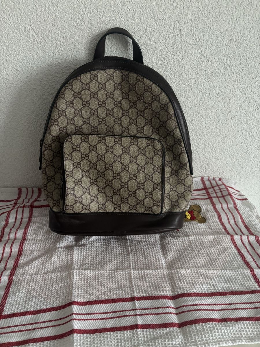 Gucci Zaini: Gucci GG Supreme canvas backpack used condition – Nuovo (secondo la descrizione) da Neuenhof venduto da Stockz