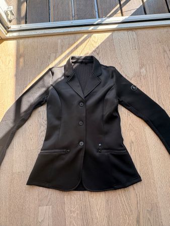 Veste d'équitation noire, taille s , parfait état