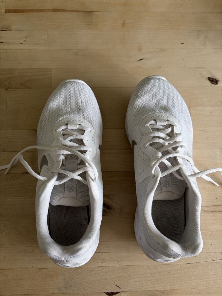 Nike Herrenschuhe: Nike Turnschuhe 42 – Gebraucht aus Zürich von msxmsx