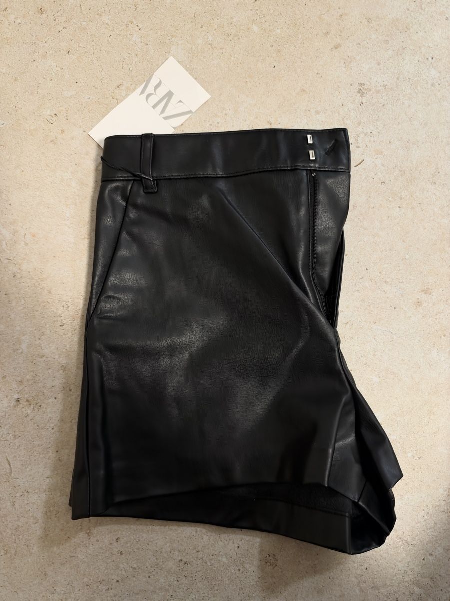 Zara Hosen: Zara Lederlook Shorts – Neu und originalverpackt aus Illnau von iva_ck2d 3