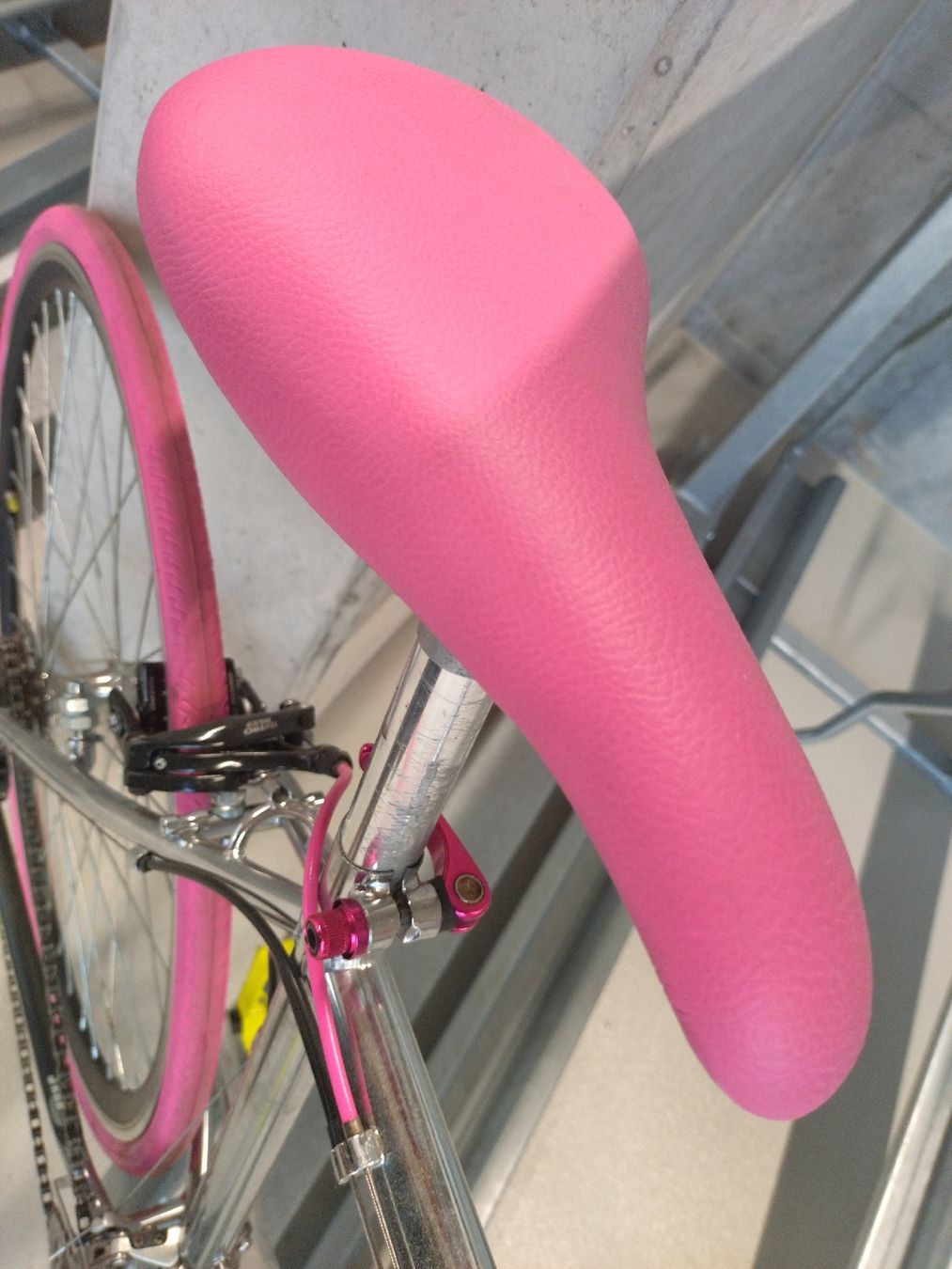 Biciclette: Vélo Sunn Force 28' Rose Pimped ! – Usato da Farvagny-le-Grand venduto da LaCaverne 8