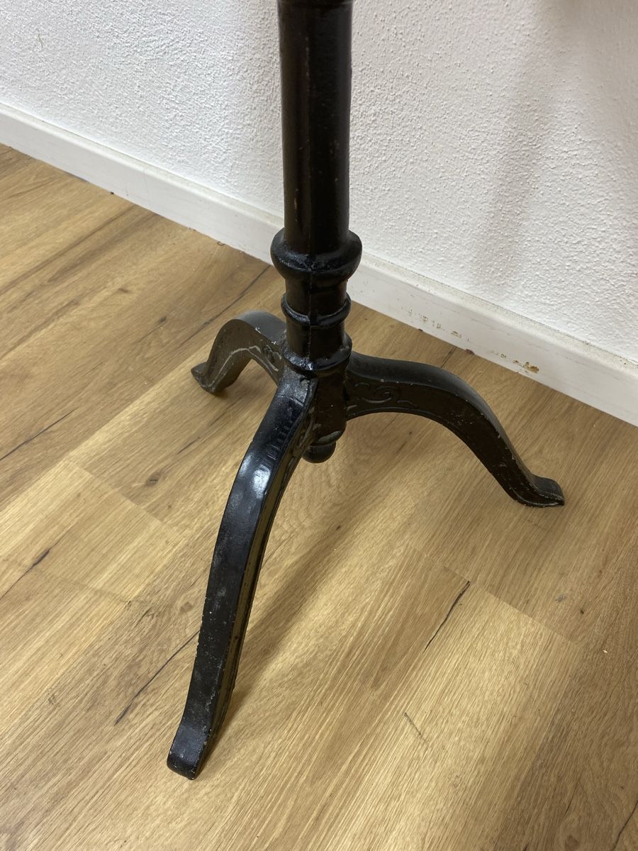 Tische: Kleiner Bistrotisch – Gebraucht aus Basel von MoebelSackmann 4