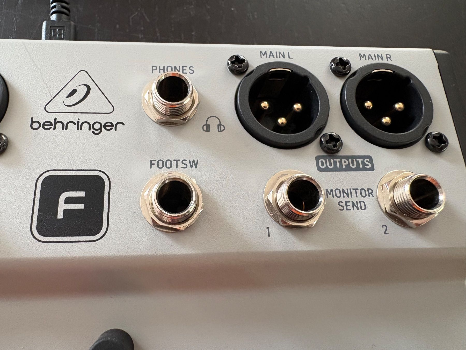 Behringer Console di mixaggio: Behringer FLOW 8 - Mixage numérique Bluetooth - USB – Usato da Prilly venduto da fju_78ry 4
