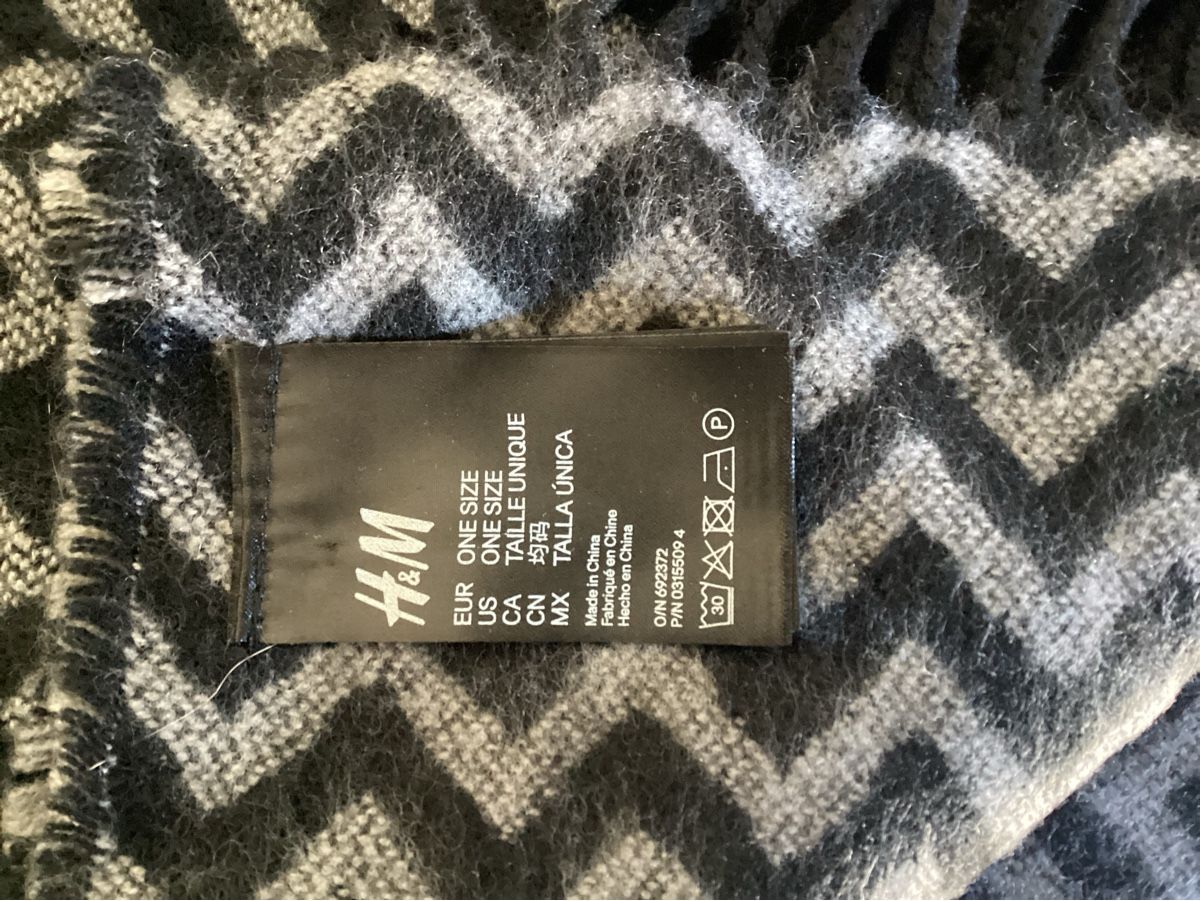 H&M Schals: Grosser Schal H&M 175 x 50 cm – Gebraucht aus Arbedo von Teto77 1