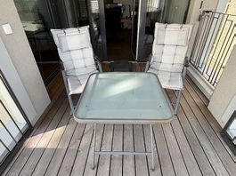 Balkontisch mit 2 Stühlen