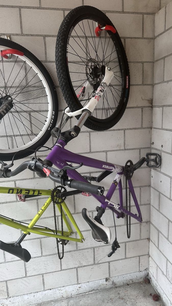 Commencal Biciclette: 2 Dirtbikes Gelb und violett – Usato da Zizers venduto da roberto_claudio