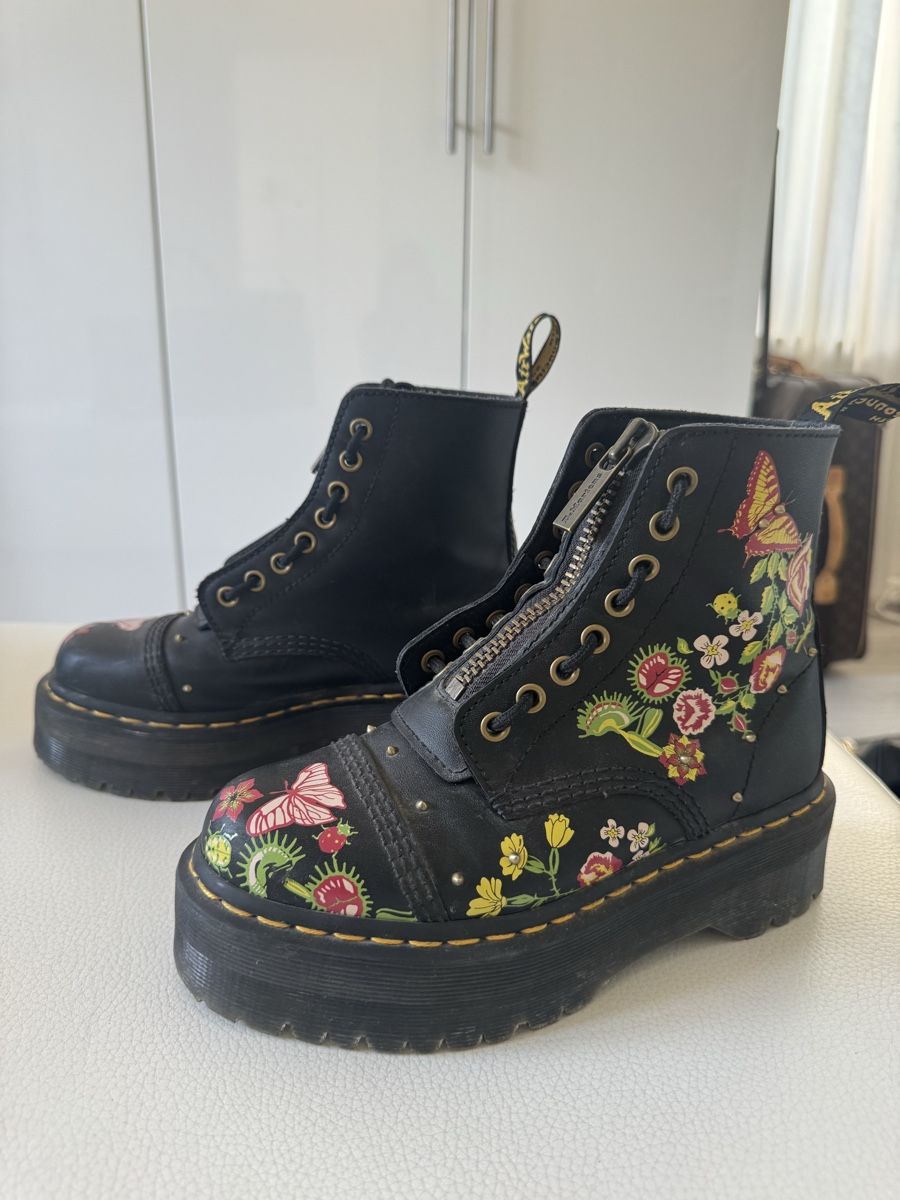 Dr. Martens Chaussures femmes: Dr. Martens – D'occasion à Reinach BL par jen_xh89 1