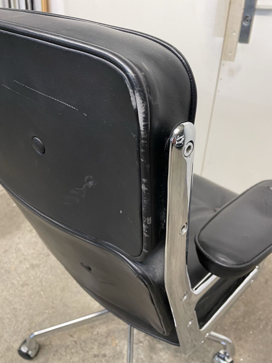 Eames Fauteuils: Vitra Eames Lobby Chair ES 104  – D'occasion à Basel par M.Secondhand 4