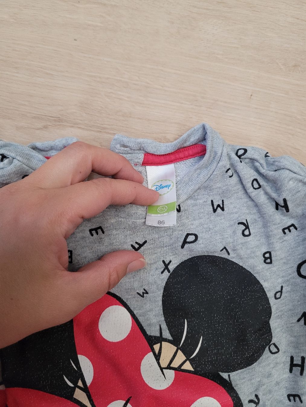 Pulls et sweat-shirts: Pulli Mini Mouse Gr. 86 – D'occasion à Lupsingen par sta_wgg5 1