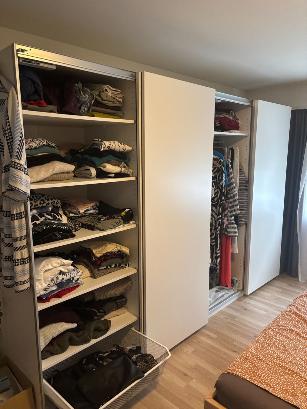 Pfister Armadi: SCHWEBENTÜREN SCHRANK 4-TÜRIG – Usato da Hofstetten venduto da zanko85 1