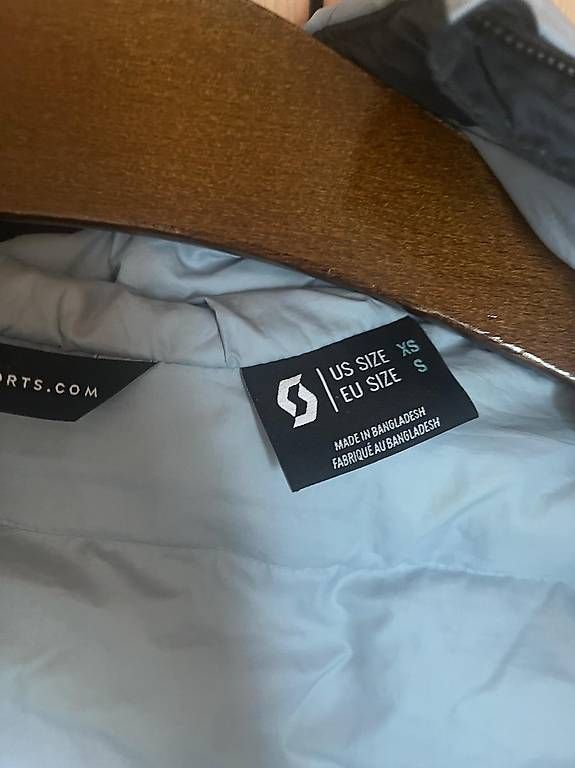 Jacken: Jacke Scott Damen Grösse S – Gebraucht aus Grächen von bos_sd7l 2
