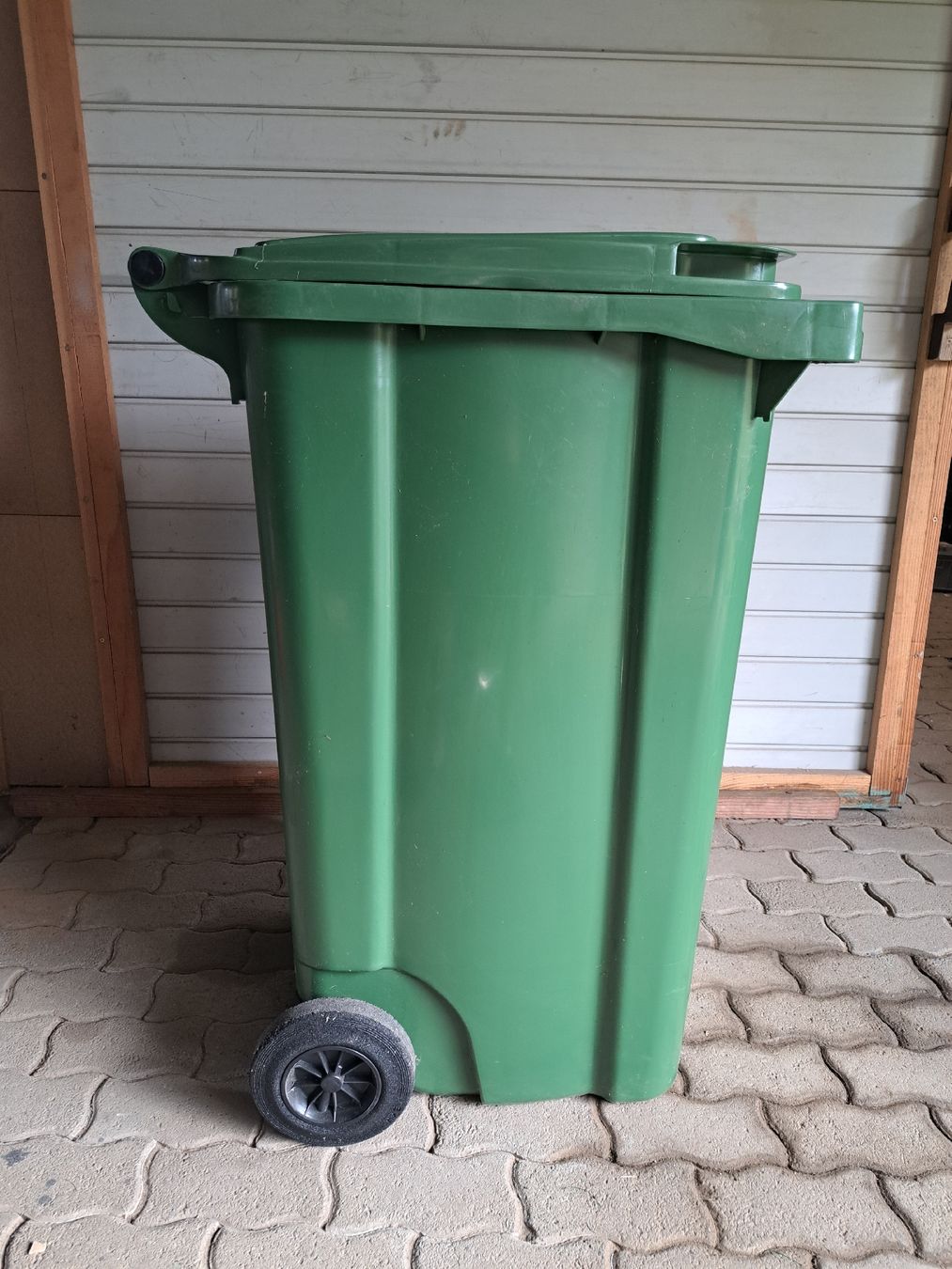 Banconi: Faserplast 240 l Abfall-/Grüngutcontainer an 1.- CHF !! – Usato da Olten venduto da Eden_19901 4
