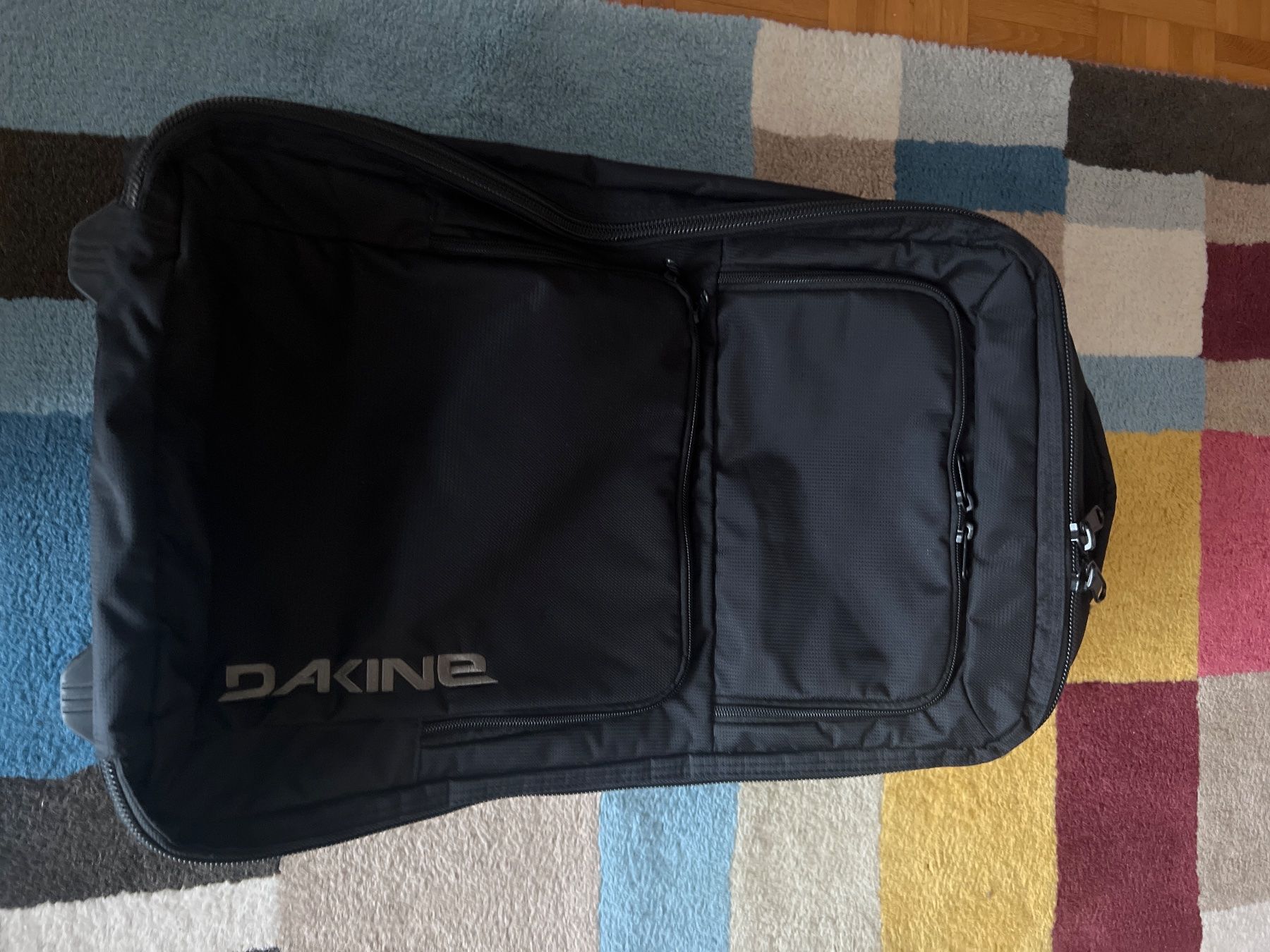 Dakine Valigie: Dakine Carry On Roller 36 Liter Rollkoffer – Usato da Winterthur venduto da britsi