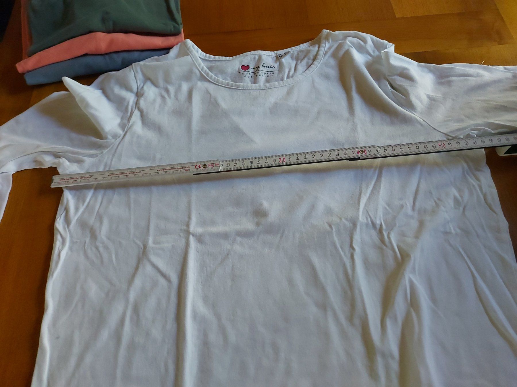 T-shirt: 4 t shirt grösse M, 3/4tel arm – Nuovo (secondo la descrizione) da Winterthur venduto da chimischimi 7