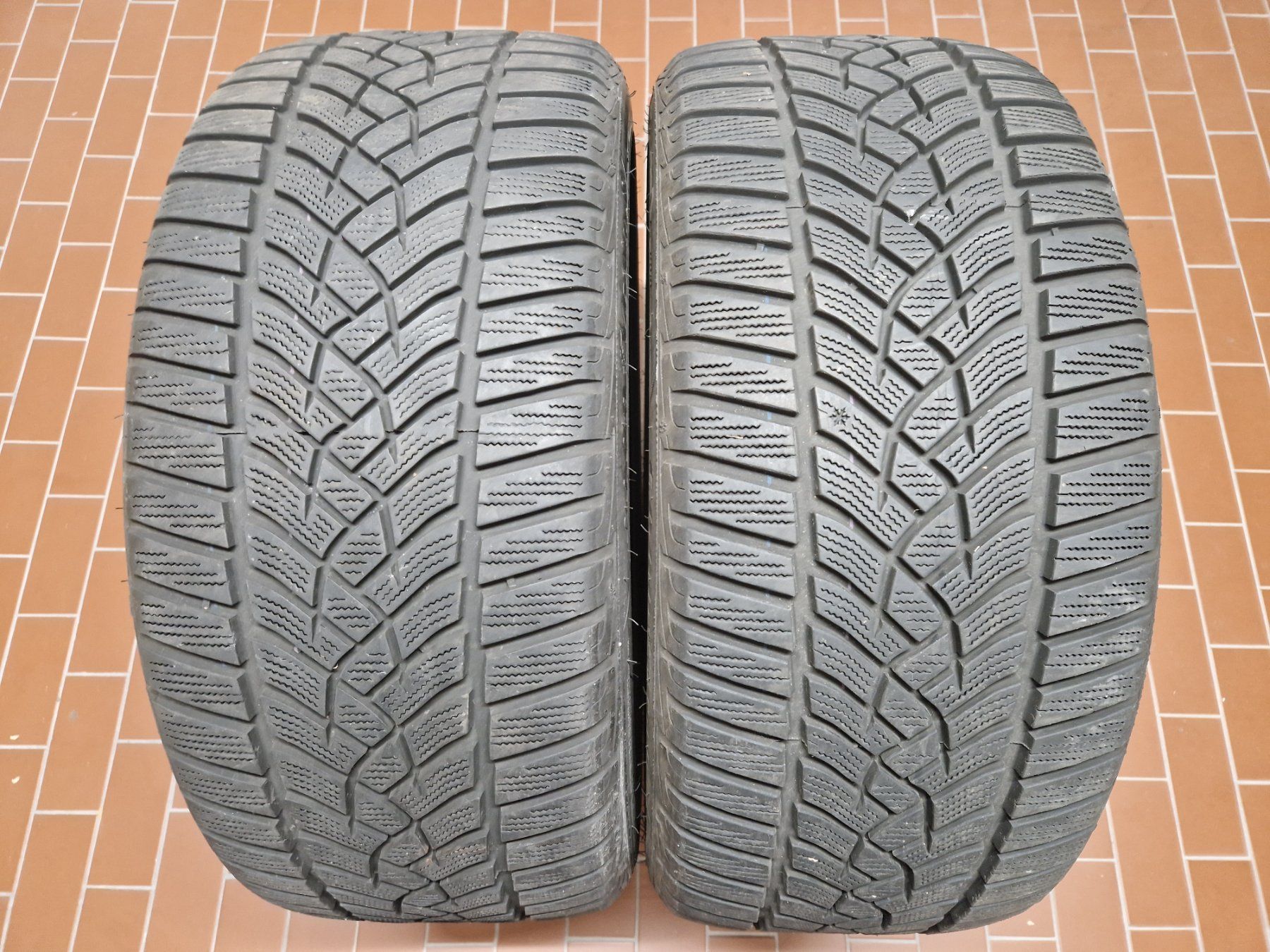 Goodyear Pneumatici & Ruote complete: 245 40 19 GOOD YEAR WINTERREIFEN – Usato da Zürich venduto da BMWE39M