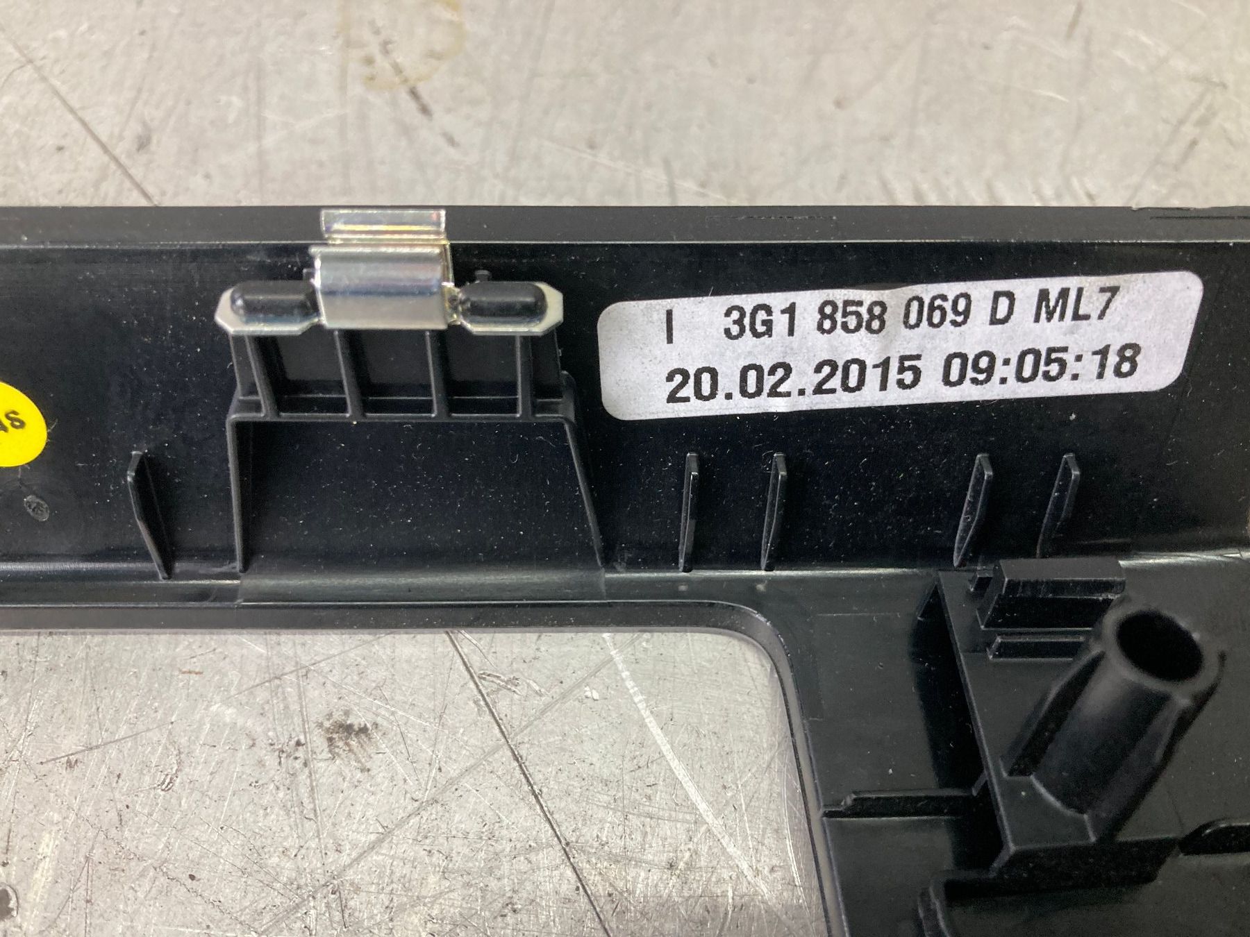 Navigationsgeräte: Volkswagen 5G0919606 Einbau-Navigationsgerät – Gebraucht aus Cham von WB2223 5