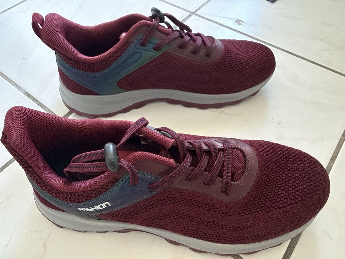 Scarpe da uomo: Bequeme, neuwertige Sneakers – Nuovo (secondo la descrizione) da Allschwil venduto da Irlandelfe85 1