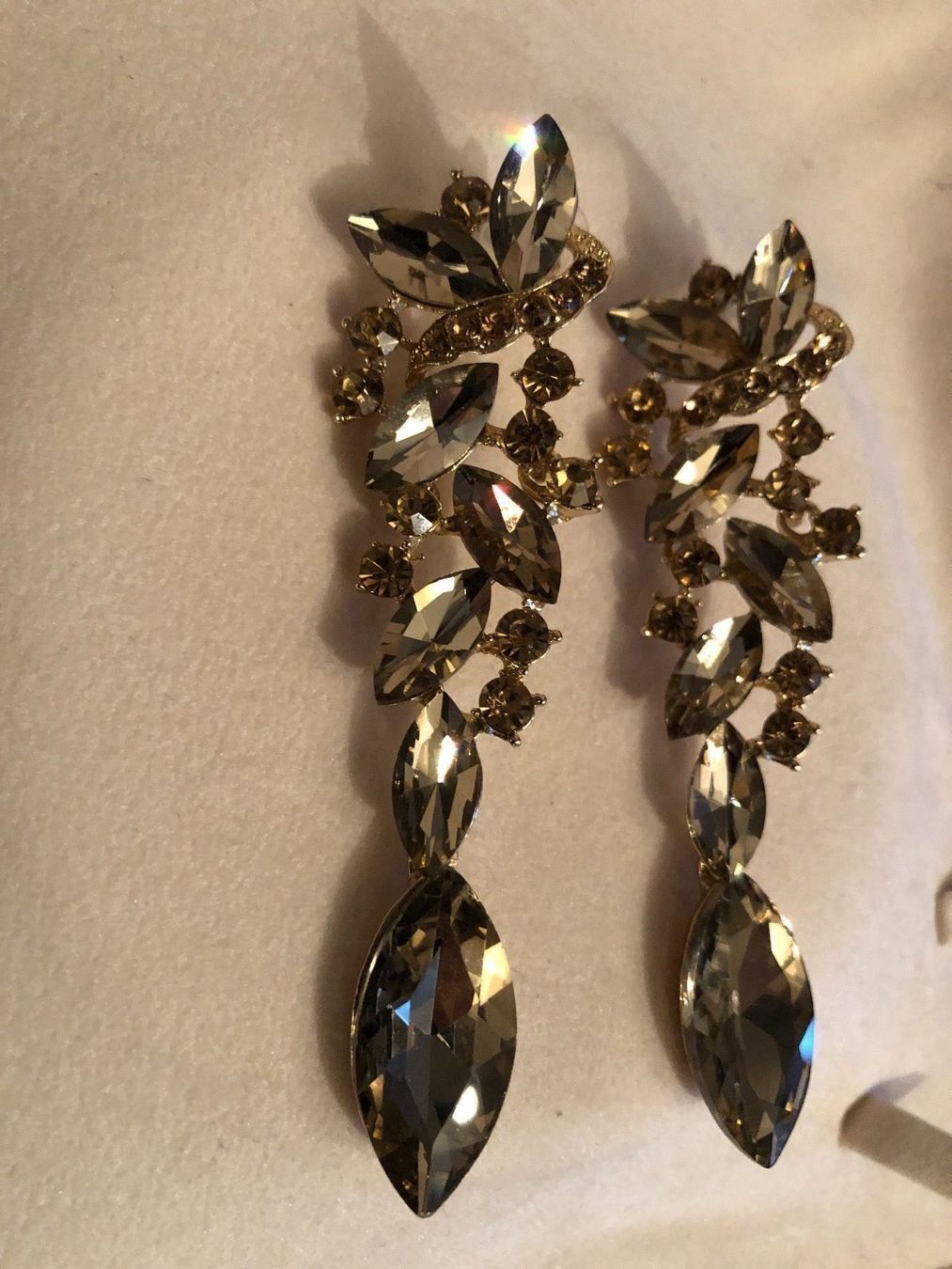 Orecchini pendenti & Orecchini a lobo: Ohrstecker "Glamour-Look" – Nuovo e nell'imballaggio originale da Wald ZH venduto da mlnt