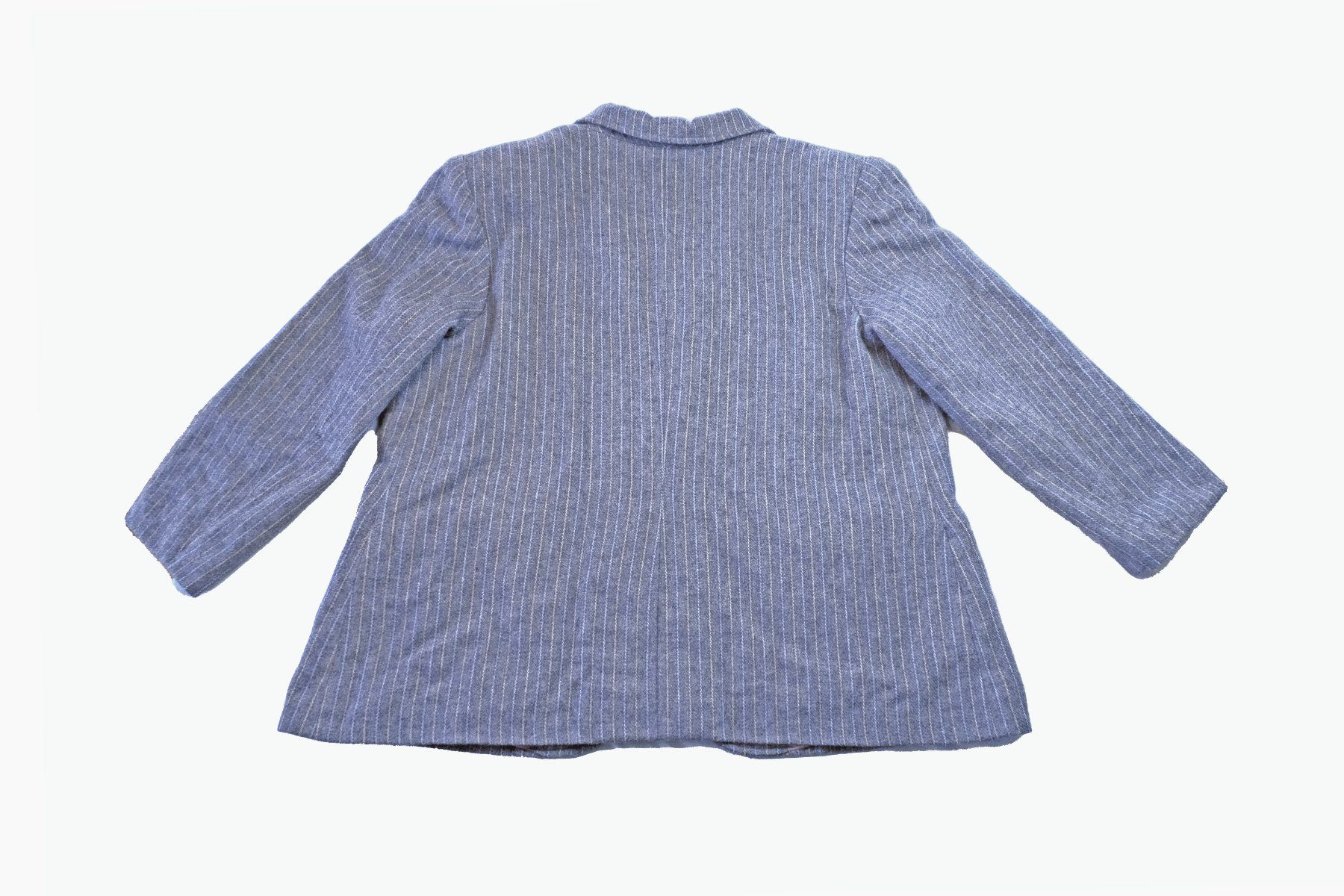 Giacche: Blazer grau gestreift Vintage / M – Usato da Rheinfelden venduto da womanskirtSecondhand 1