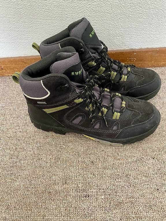 Everest Scarpe da donna: Wanderschuhe Everest Gr 39 – Usato da Domat-Ems venduto da Orbit43 1