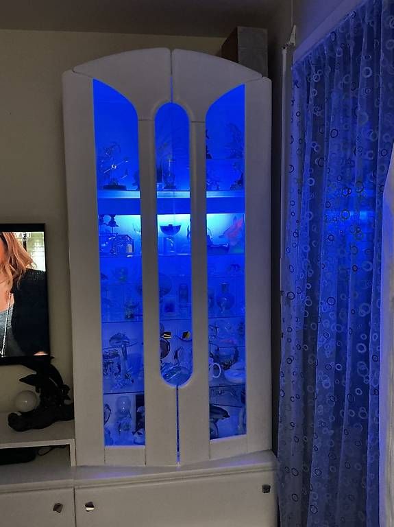 Vetrine: A donner Paroi de salon – Usato da Villeneuve FR venduto da Sapeur1