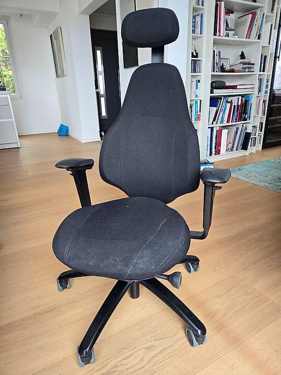 Chaises: Chaise réglable médicale – D'occasion à Neuchâtel par Cobra44 2