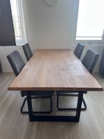 Massiver Esstisch aus Holz mit 4 Stühlen, wie neu 🤩