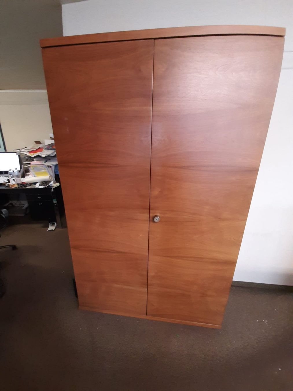 Armadi: Holzschrank – Usato da Zürich venduto da leo_6bbs