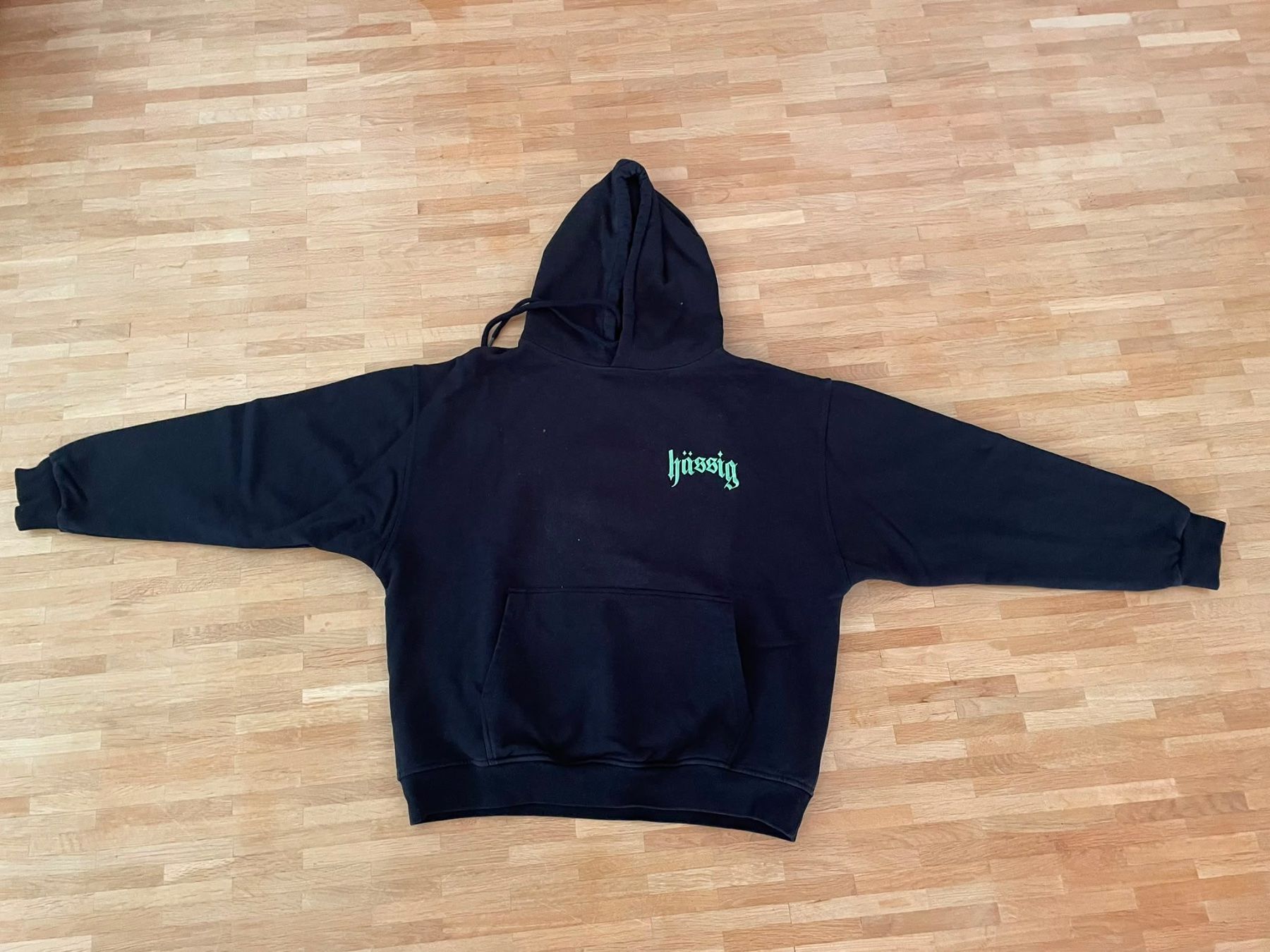 Hässig Pullover & Sweatshirts: Hässig Hoodie Size M – Gebraucht aus Luzern von Irene197