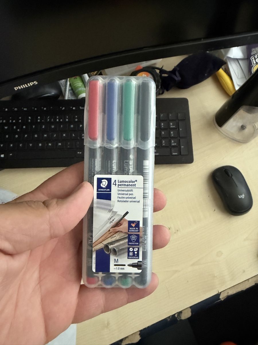 Staedtler Penna & Evidenziatori: Staedtler Lumocolor Permanent Marker Set 4 Farben – Nuovo e nell'imballaggio originale da Sennhof venduto da furkanAlb