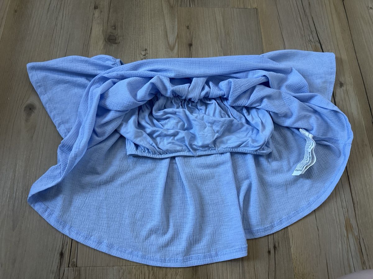 Bershka Tops: Bershka Bluse / Oberteil / Top hellblau Grösse S – Neuf (Voir description) à Buchs AG par Dasmusstduhaben 2