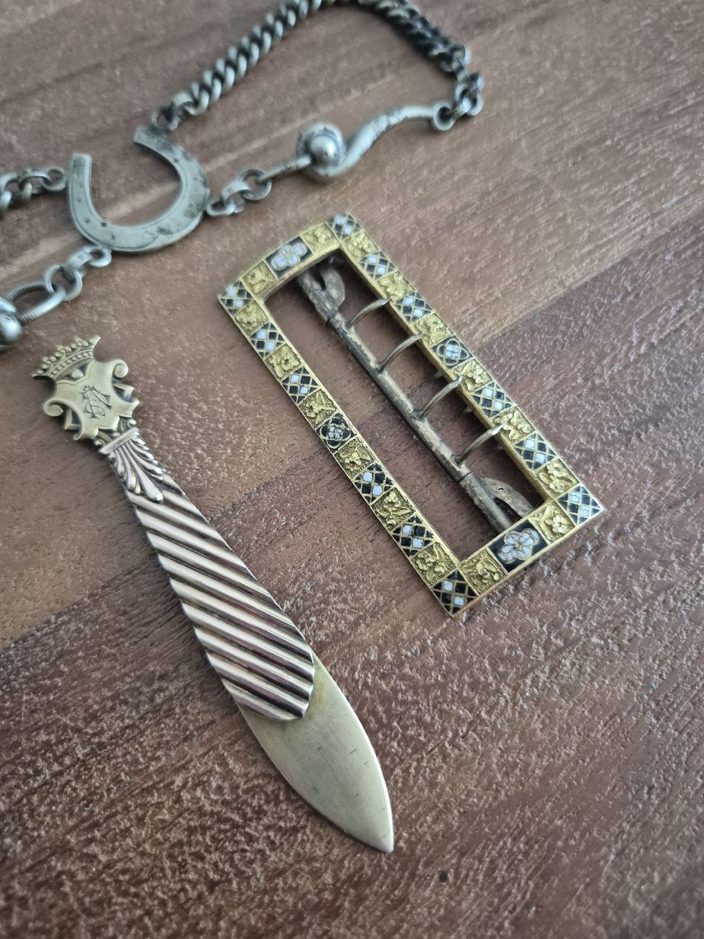 Altri accessori per orologi: Antike Chatelaine-Uhrenkette, Gürtelschnalle, Brieföffner – Usato da Zürich venduto da Dalema13 3