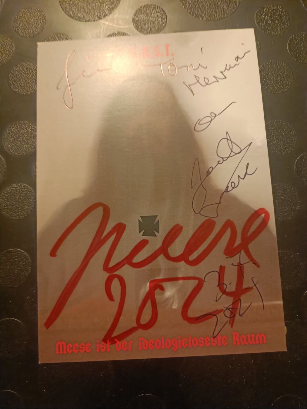 Autografi: Jonathan Meese -  mehrfach signiert – Usato da Menziken venduto da Artographs