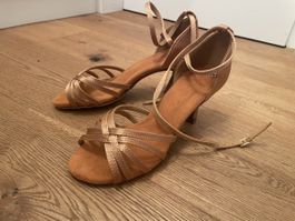 Neue Damen-Tanzschuhe – Grösse 40
