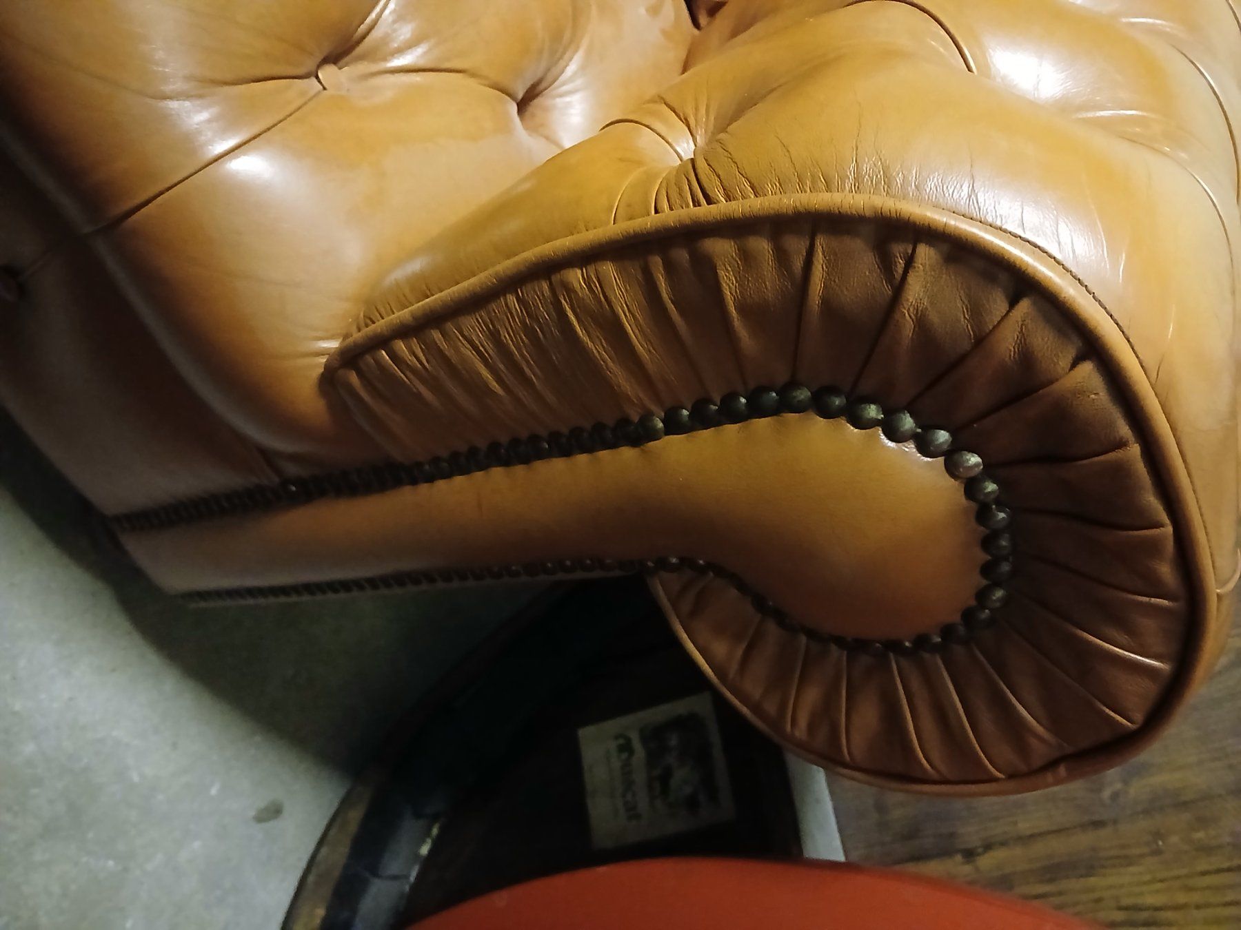 Chesterfield Sessel: Fauteuils et canapé "Chesterfield" – Gebraucht aus Ardon von Bunnies 1