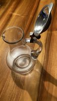 Weinkaraffe aus Glas mit Zinndeckel, neu.