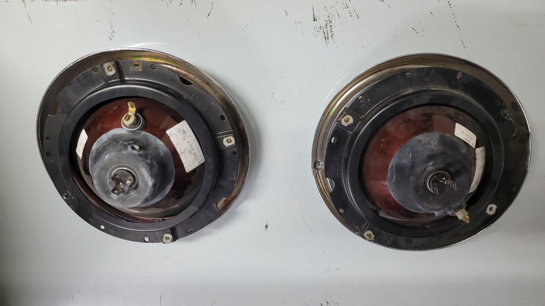 VW Fari: VW T2 - H4 Scheinwerferpaar komplett mit Chromring – Usato da Thun venduto da Douche 2