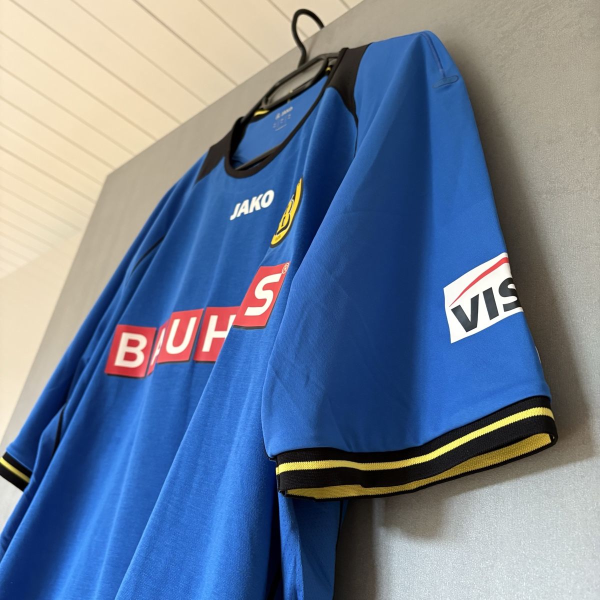 Jako Canottiere & Pantaloni: Bsc Young Boys Trikot Jako – Usato da Winterthur venduto da LaBodega 4
