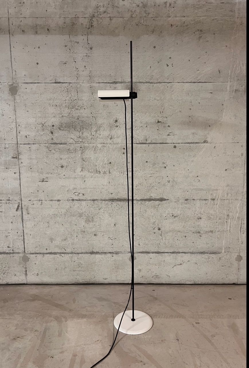 Oluce Lampade: stehleuchte dim 333 . magistretti . oluce – Usato da Basel venduto da Rmo4000 3